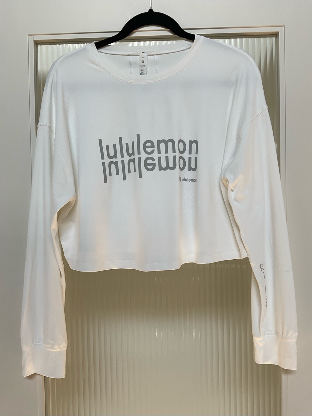 lululemon athletica White Cropped Long-Sleeve Logo Sweatshirt